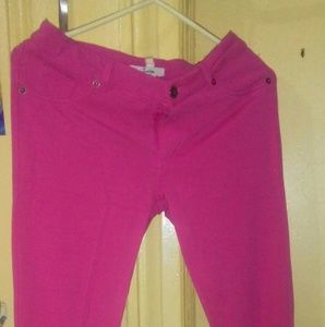 They are cute leggings and they never been used...